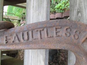 lot 229 image: HUGE Old Vintage Iron FAULTLESS Boat Anchor