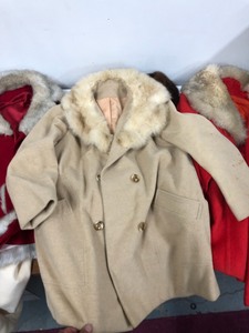lot 254 image: Estate Lot of Vintage Womens Coats, Jackets etc