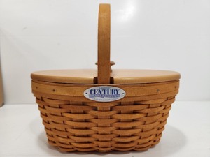 lot 261 image: New in Box LONGABERGER Hand Made Picnic Basket