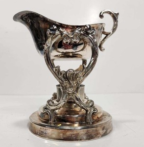 lot 265 image: Ornate Antique Silverplated Gravy Boat wWarming Stand