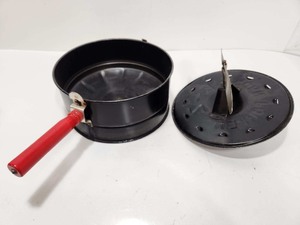 lot 272 image: Vintage Hand Crank E-Z Popcorn Maker