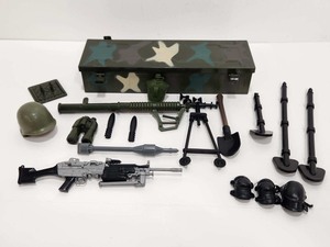 lot 300 image: 12 GI Joe Accessories & Weapons