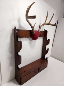 lot 308 image: Vintage Wall Mount Gun Rack wAntlers