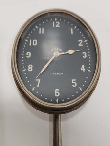 lot 313 image: Quality Vintage 1930s era JAEGER Automobile Dashboard Clock