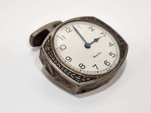 lot 315 image: Vintage 1930s era WESTCLOX Automobile Dashboard Clock