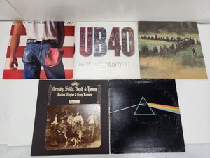 lot 321 image: Lot of Assorted Vintage Vinyl Records #5