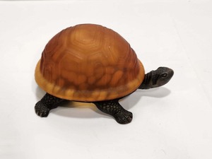 lot 335 image: Working Glass & Brass Turtle Lamp