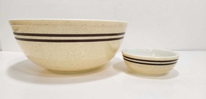lot 346 image: 2 PYREX Striped Glass Bowls