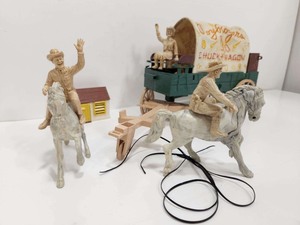lot 350 image: Excellent Vintage 1960s ROY ROGERS Chuck Wagon Playset