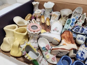 lot 356 image: Collection of Vintage Ceramic & Porcelain Ladies Shoes
