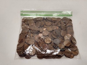 lot 354 image: Approx 250 Assorted Wheat Pennies - Lot D