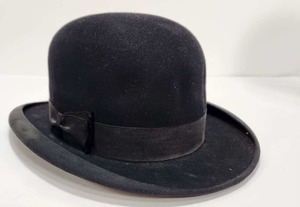 lot 374 image: Excellent Vintage JOHN B. STETSON Company Bowler Hat