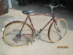 Sprite 27 10 speed bike, good tire...