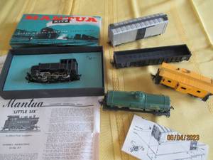 Mantua model railroad engine and mo...