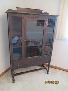 Glass front display case top measur...