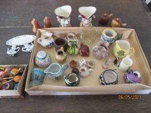 Lot of collectable miniature figure...