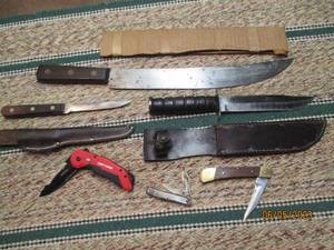 Lot of pocket and sheath knives...