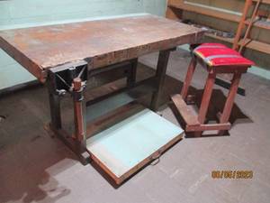 Work bench with vice, stool and rol...
