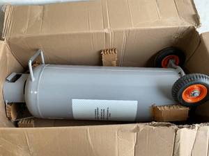 lot 85 image: Flame King 100 Pound Gray Horizontal & Vertical Propane Cylinder Pol Valve