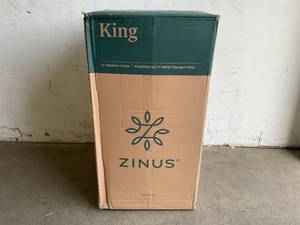 lot 91 image: Zinus 12 Inch Green Tea Memory Foam King Sized Mattress