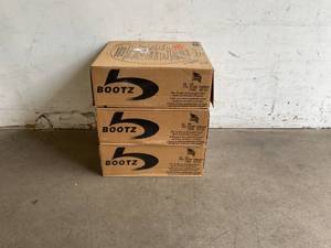 lot 96 image: Large Lot of 19 Assorted Sinks