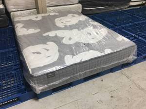 lot 7 image: Brand New SleepNation 12 Plush Queen Mattress