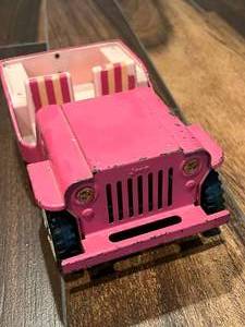 lot 5 image: Vintage 1960s Pink Tonka Jeep
