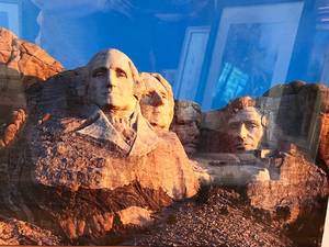 lot 9 image: Mount Rushmore Framed Print