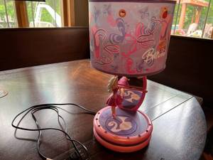 lot 20 image: Vintage Barbie Ballet Lamp