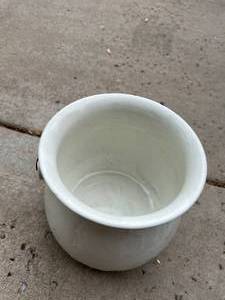 lot 27 image: Vintage Porcelain Pot with Handle
