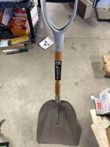 lot 25 image: Tru Temper Aluminum Scoop