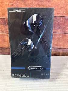 lot 41 image: New Street by 50 Cent In Ear Headphones