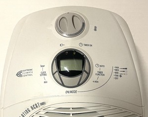 lot 76 image: DeLongi Safe Heat Space Heater