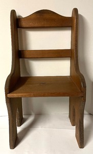 lot 83 image: Darling Wooden Childrens Chair