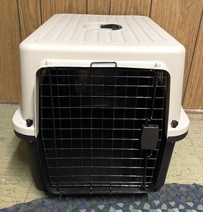 lot 84 image: Plastic Pet Kennel with Metal Door - New