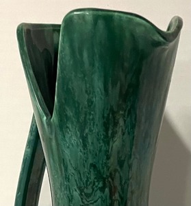 lot 89 image: Vintage Green Mid Century Modern Pitcher by Royal Haeger