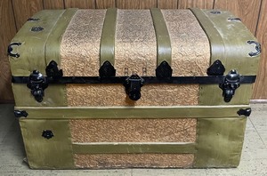 lot 96 image: Antique Trunk  Chest