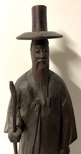 lot 114 image: Two Korean Vintage Wood Carved Figurines