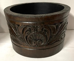 lot 140 image: Variety of Vintage Wooden Wares