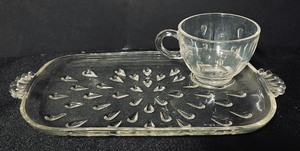 lot 167 image: Two Sets of 4 Informal Crystal Snack Plates with Cups
