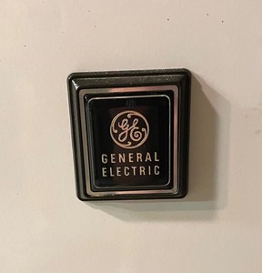 lot 168 image: General Electric Chest Freezer