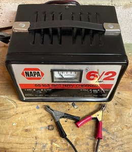 lot 172 image: Napa 85-163 Battery Charger