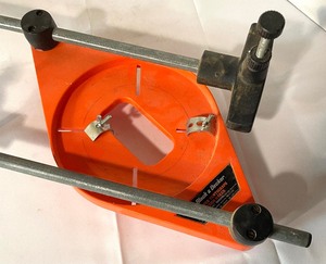 lot 175 image: Black & Decker Router Pantograph and Design Maker