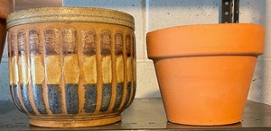 lot 207 image: Variety of Pretty Pots