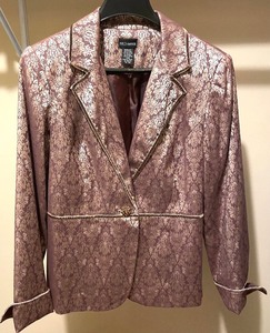 lot 229 image: Classy Variety of Blazers and Jackets