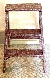 lot 241 image: Lovely Sponge Painted Step Ladder