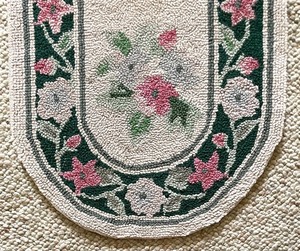 lot 256 image: Vintage Floral Rug