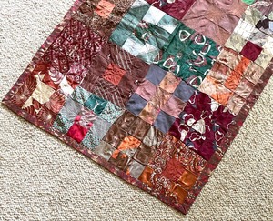 lot 257 image: Gorgeous Vintage Textile