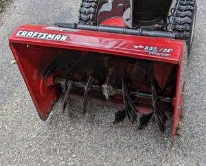 lot 3 image: Craftsman 24 5.5HP Snowblower