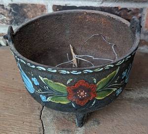 lot 44 image: Pair of Vintage Rosemaling Cast Iron Buckets
